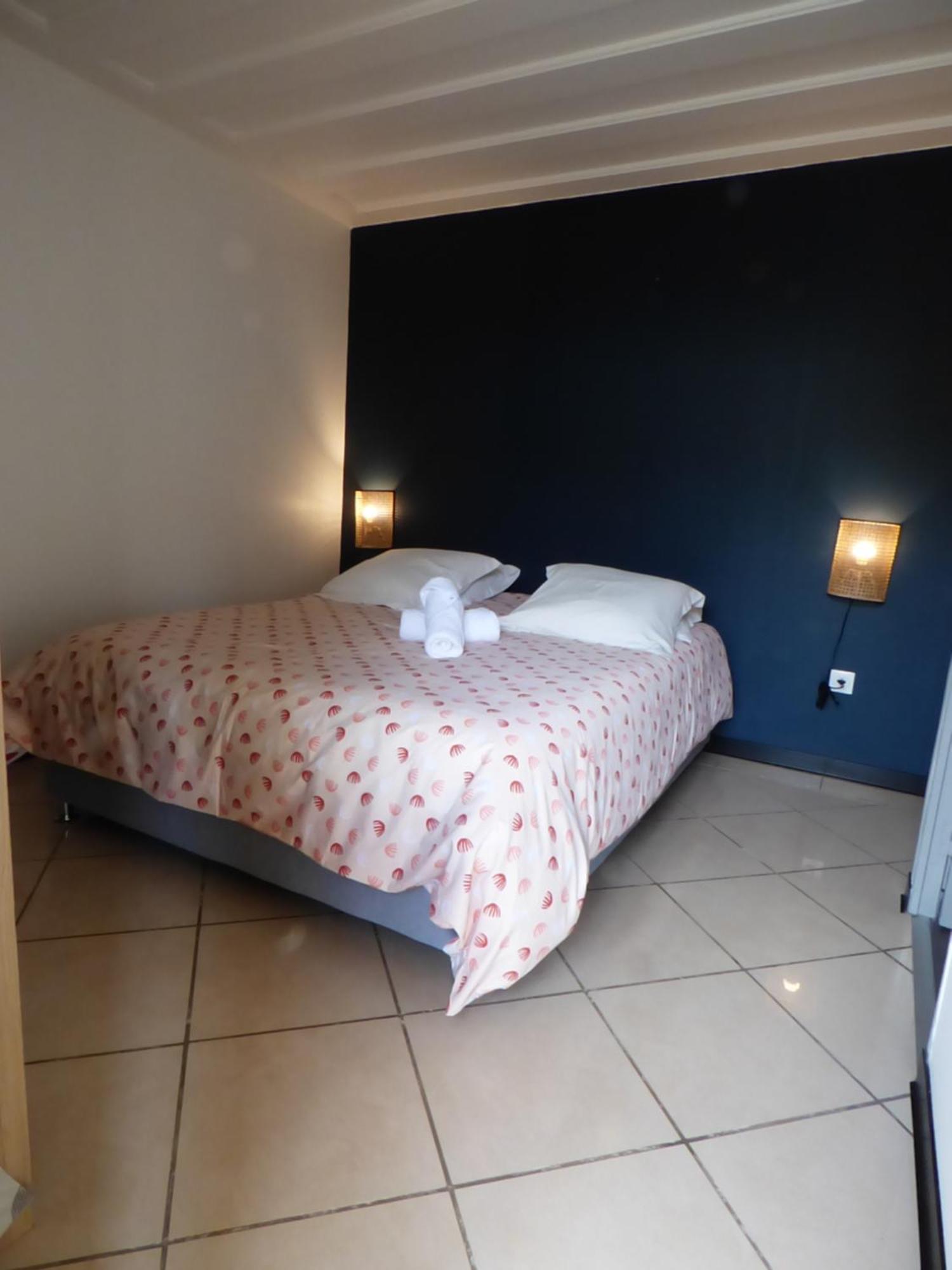 Chambres Et Tables D'Hotes Chez Paul Et Lydie ซีลาโอส ภายนอก รูปภาพ